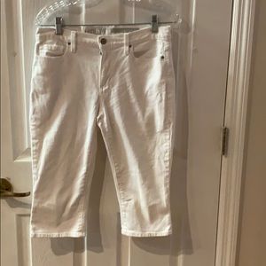 DNKY like new.  Never worn white Capri. Jean’s